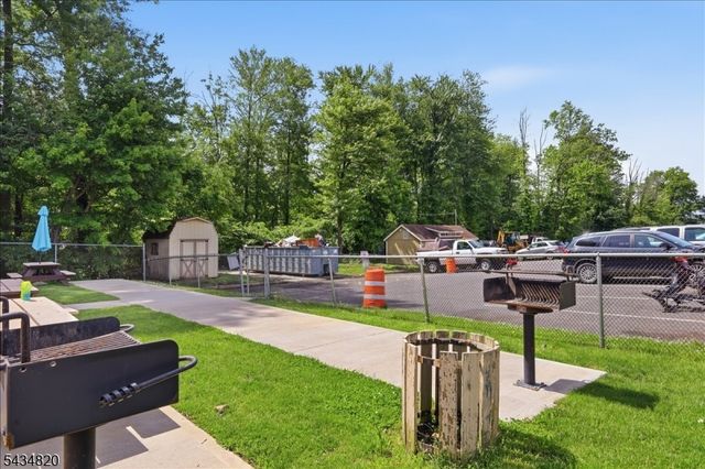 401 Us Highway 22 A, North Plainfield Boro, NJ 07060