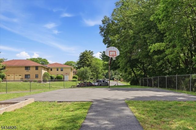 401 Us Highway 22 A, North Plainfield Boro, NJ 07060
