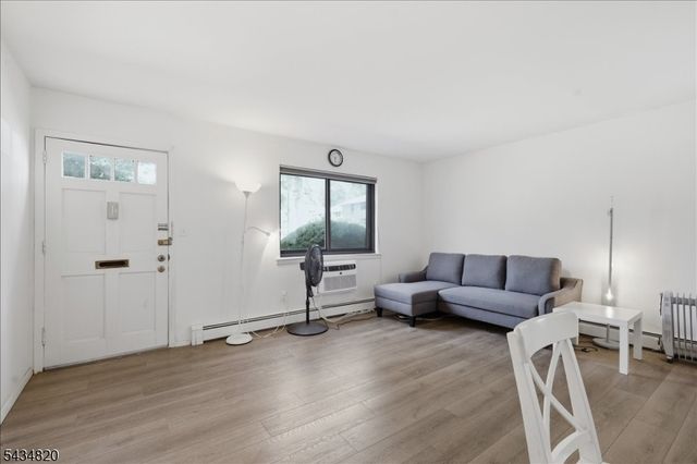 401 Us Highway 22 A, North Plainfield Boro, NJ 07060