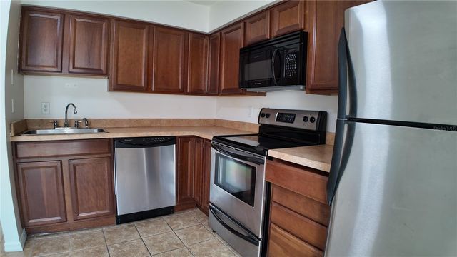 5850 CYPRESS GARDENS BOULEVARD 302, Winter Haven, FL 33884