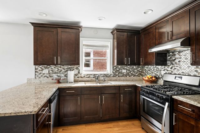 3738 W 83rd Place, Chicago, IL 60652