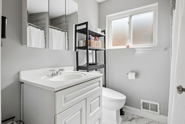 3738 W 83rd Place, Chicago, IL 60652