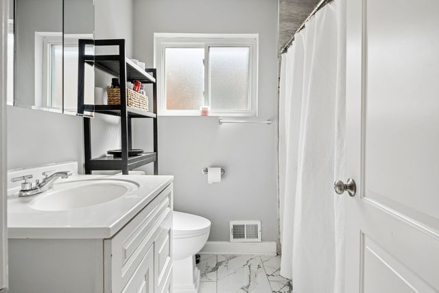 3738 W 83rd Place, Chicago, IL 60652