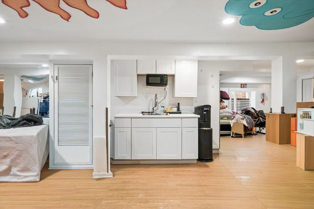3738 W 83rd Place, Chicago, IL 60652