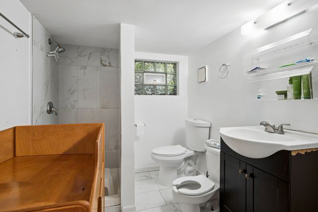 3738 W 83rd Place, Chicago, IL 60652