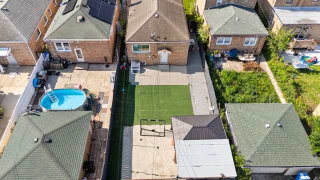 3738 W 83rd Place, Chicago, IL 60652