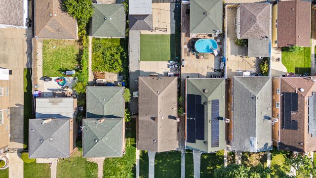 3738 W 83rd Place, Chicago, IL 60652