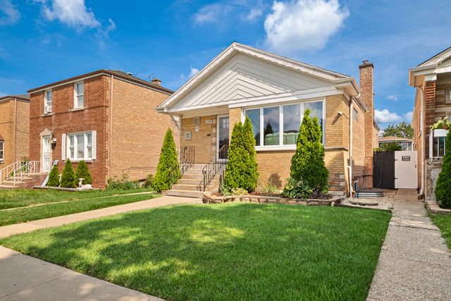 3738 W 83rd Place, Chicago, IL 60652