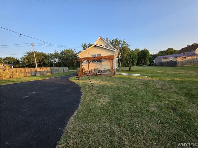86 Cayuga Creek Road, Cheektowaga, NY 14227