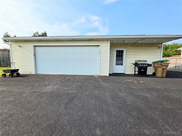 86 Cayuga Creek Road, Cheektowaga, NY 14227