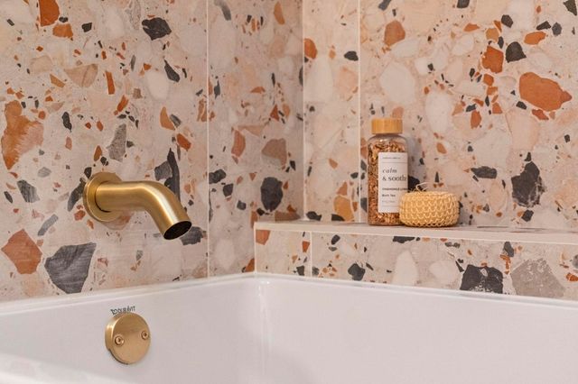 6688 Colton Blvd, Oakland, CA 94611