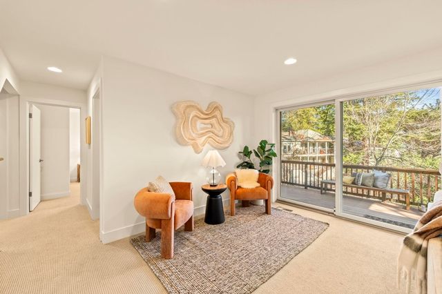 6688 Colton Blvd, Oakland, CA 94611