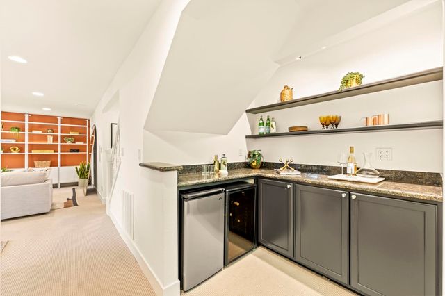 6688 Colton Blvd, Oakland, CA 94611