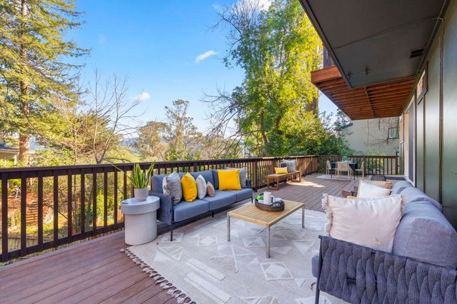 6688 Colton Blvd, Oakland, CA 94611