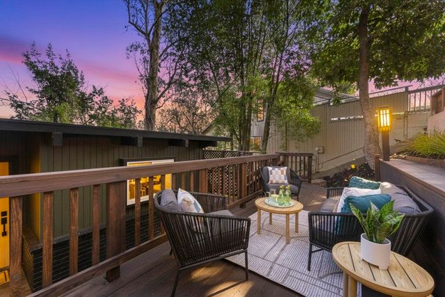 6688 Colton Blvd, Oakland, CA 94611