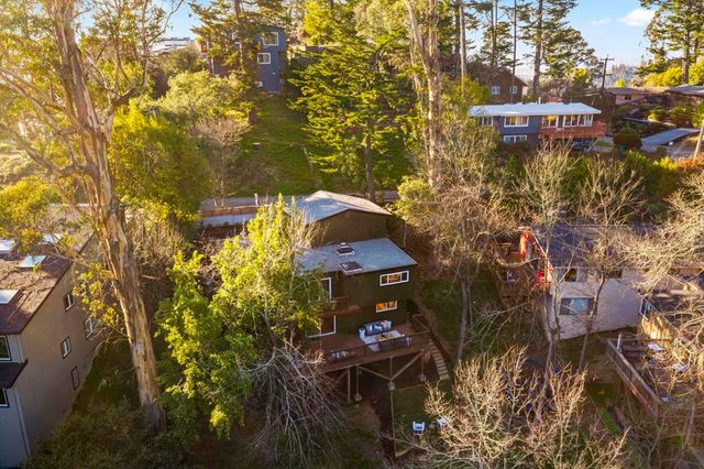 6688 Colton Blvd, Oakland, CA 94611