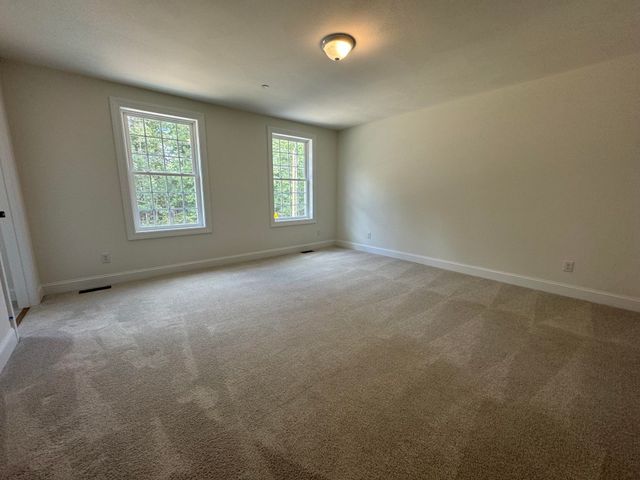 120 South Road, Londonderry, NH 03053