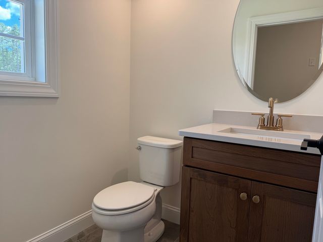 120 South Road, Londonderry, NH 03053