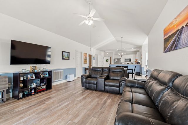 4837 Luster Leaf Cir Apt 401, Myrtle Beach, SC 29577