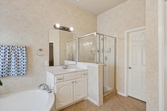 8205 Painted Tree Trail, Fort Worth, TX 76131