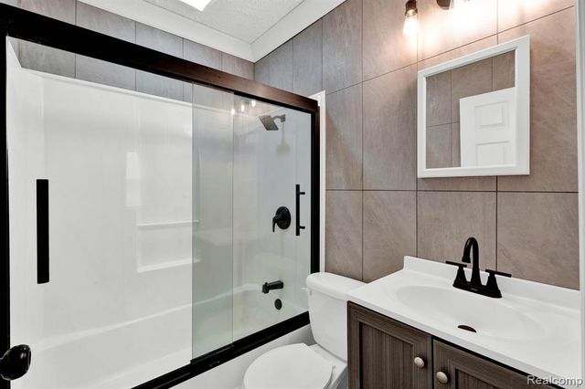 2121 Chesley Drive, Sterling Heights, MI 48310