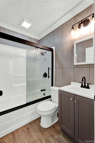 2121 Chesley Drive, Sterling Heights, MI 48310