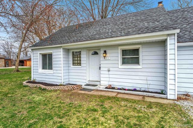 2121 Chesley Drive, Sterling Heights, MI 48310
