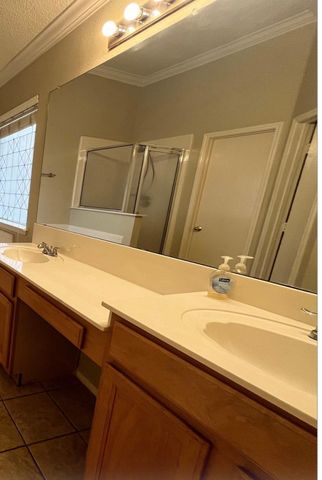 1120 Deer Valley Lane, Arlington, TX 76001