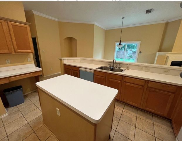 1120 Deer Valley Lane, Arlington, TX 76001