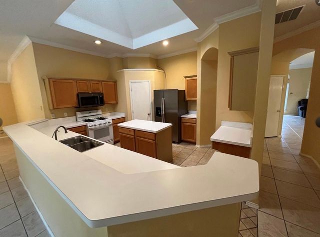 1120 Deer Valley Lane, Arlington, TX 76001