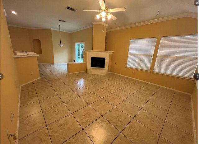 1120 Deer Valley Lane, Arlington, TX 76001