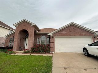 1120 Deer Valley Lane, Arlington, TX 76001