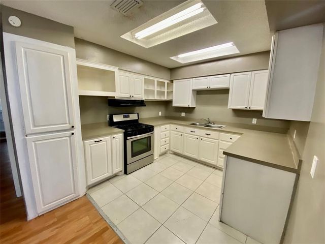 7004 Bennington Drive, Watauga, TX 76148