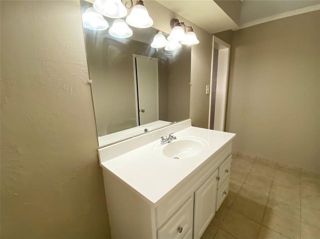 7004 Bennington Drive, Watauga, TX 76148