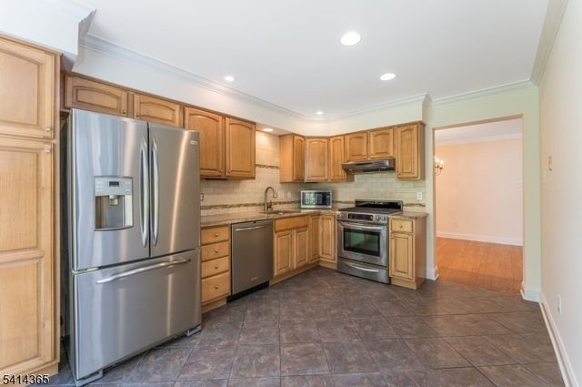 903 Springhouse Dr, Readington Twp., NJ 08889