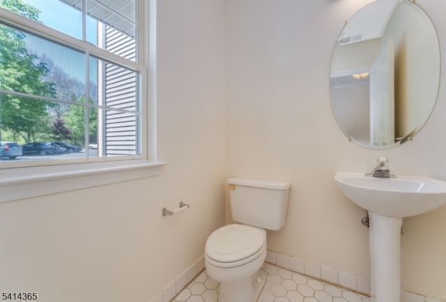 903 Springhouse Dr, Readington Twp., NJ 08889