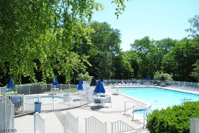 903 Springhouse Dr, Readington Twp., NJ 08889