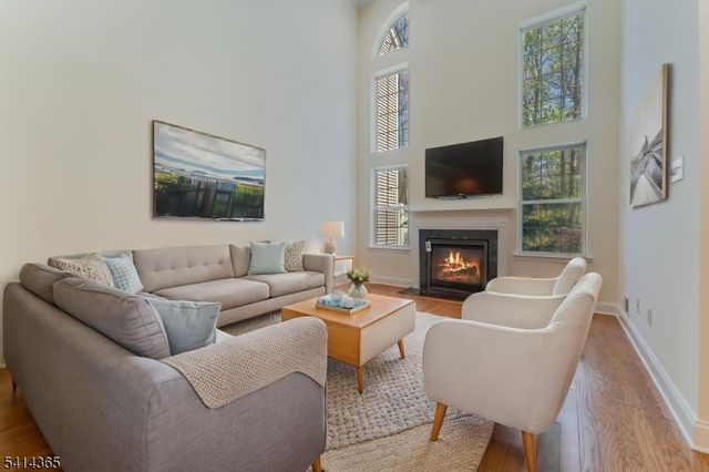 903 Springhouse Dr, Readington Twp., NJ 08889