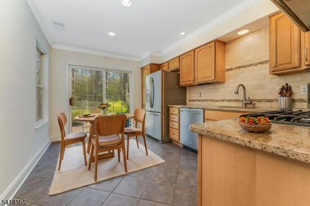 903 Springhouse Dr, Readington Twp., NJ 08889