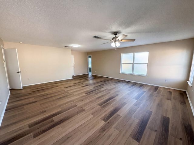 2727 High Point DR, Round Rock, TX 78664