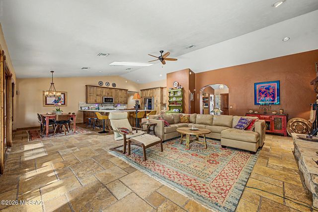 8831 N Rasmussen Avenue, Tucson, AZ 85742