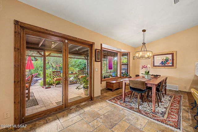 8831 N Rasmussen Avenue, Tucson, AZ 85742