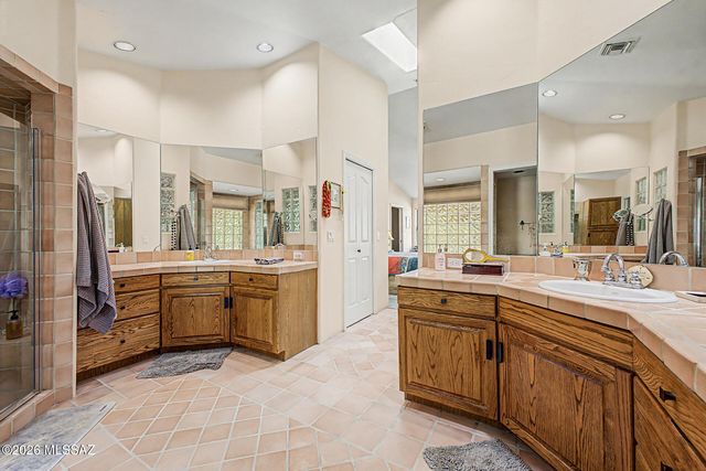 8831 N Rasmussen Avenue, Tucson, AZ 85742