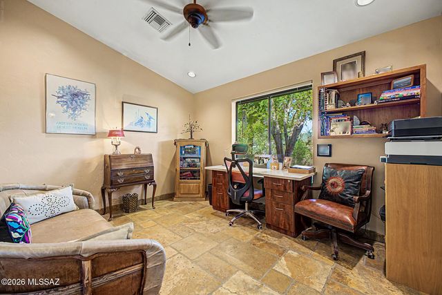 8831 N Rasmussen Avenue, Tucson, AZ 85742