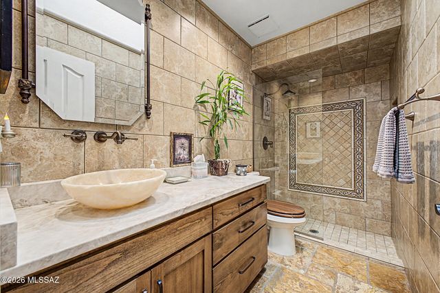 8831 N Rasmussen Avenue, Tucson, AZ 85742