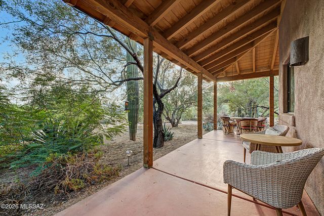 8831 N Rasmussen Avenue, Tucson, AZ 85742