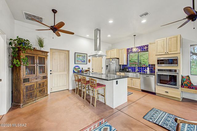 8831 N Rasmussen Avenue, Tucson, AZ 85742