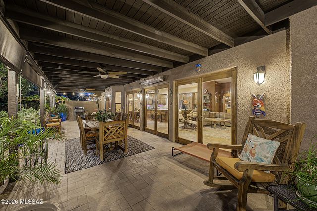 8831 N Rasmussen Avenue, Tucson, AZ 85742