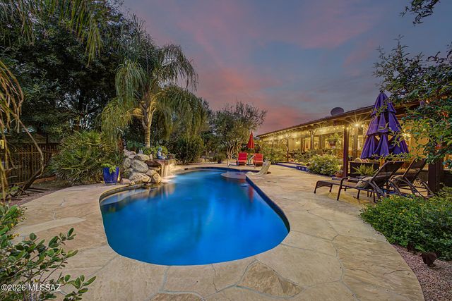 8831 N Rasmussen Avenue, Tucson, AZ 85742