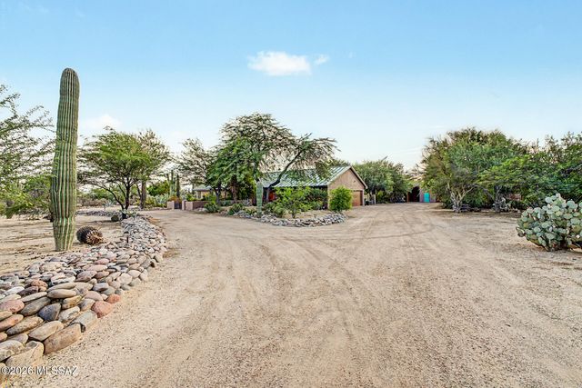 8831 N Rasmussen Avenue, Tucson, AZ 85742